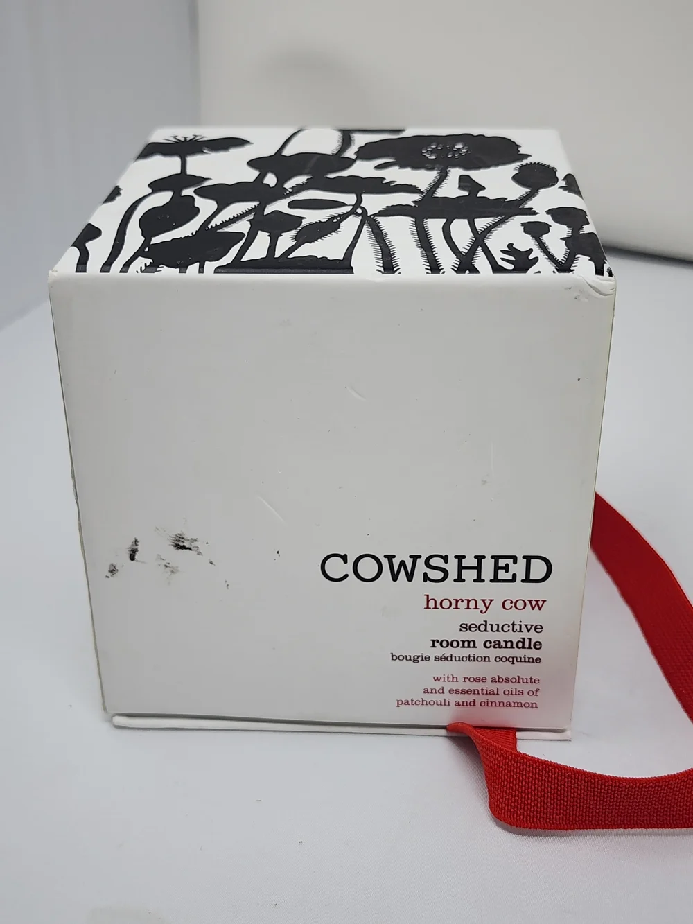 Cowshed Embossed Floral Glass Candle - Cream
